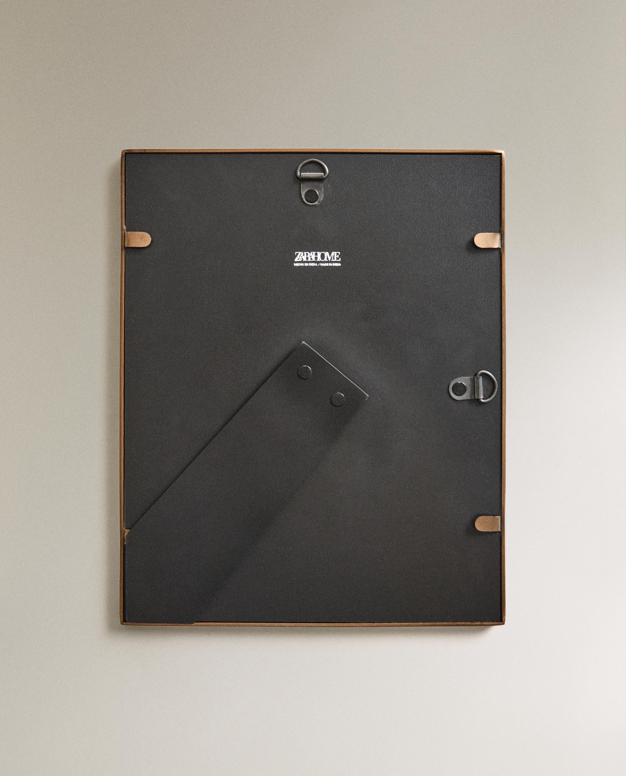 THIN METAL PHOTO FRAME product thumbnail 3