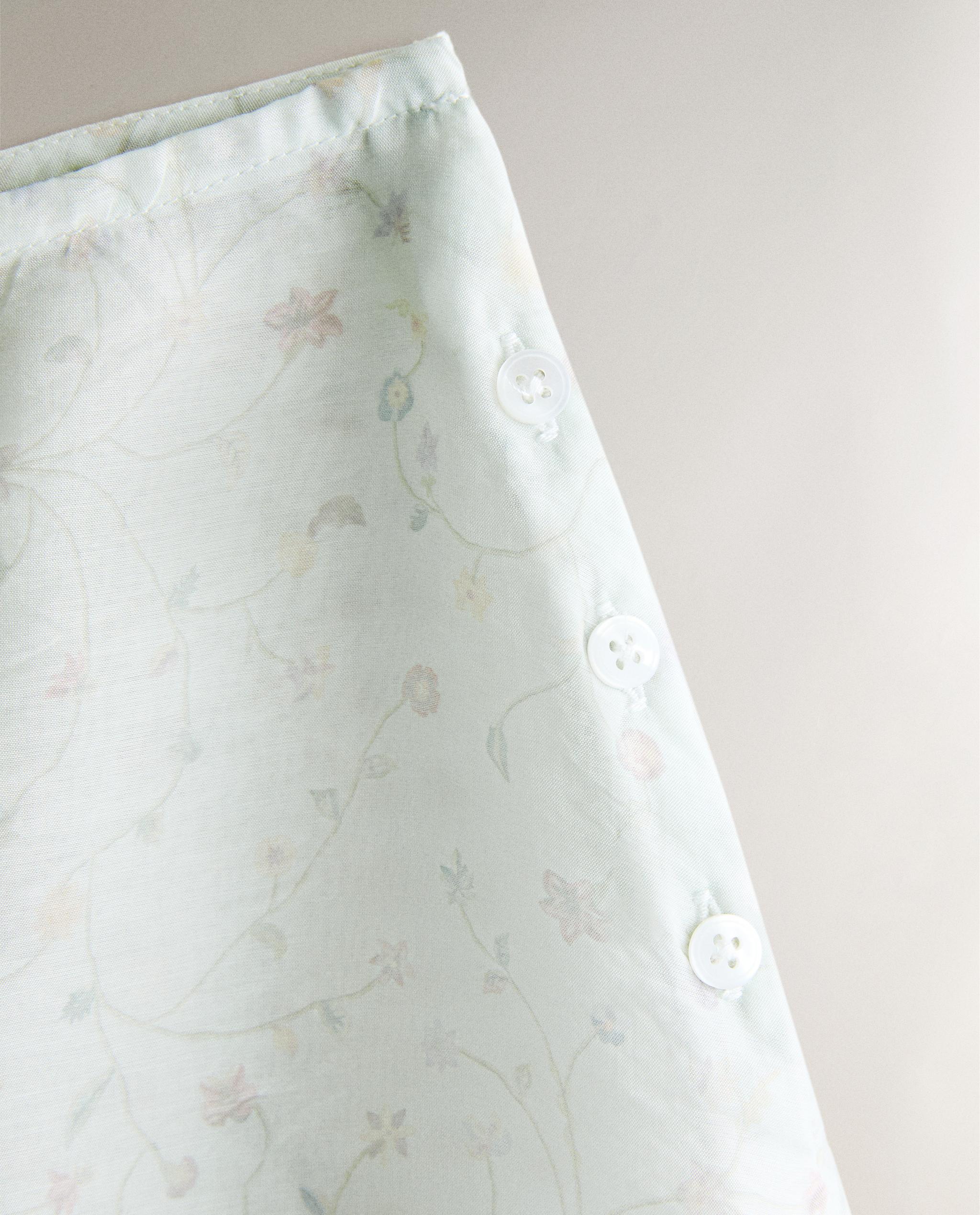 FLORAL SHORTS WITH SLITS product thumbnail 10