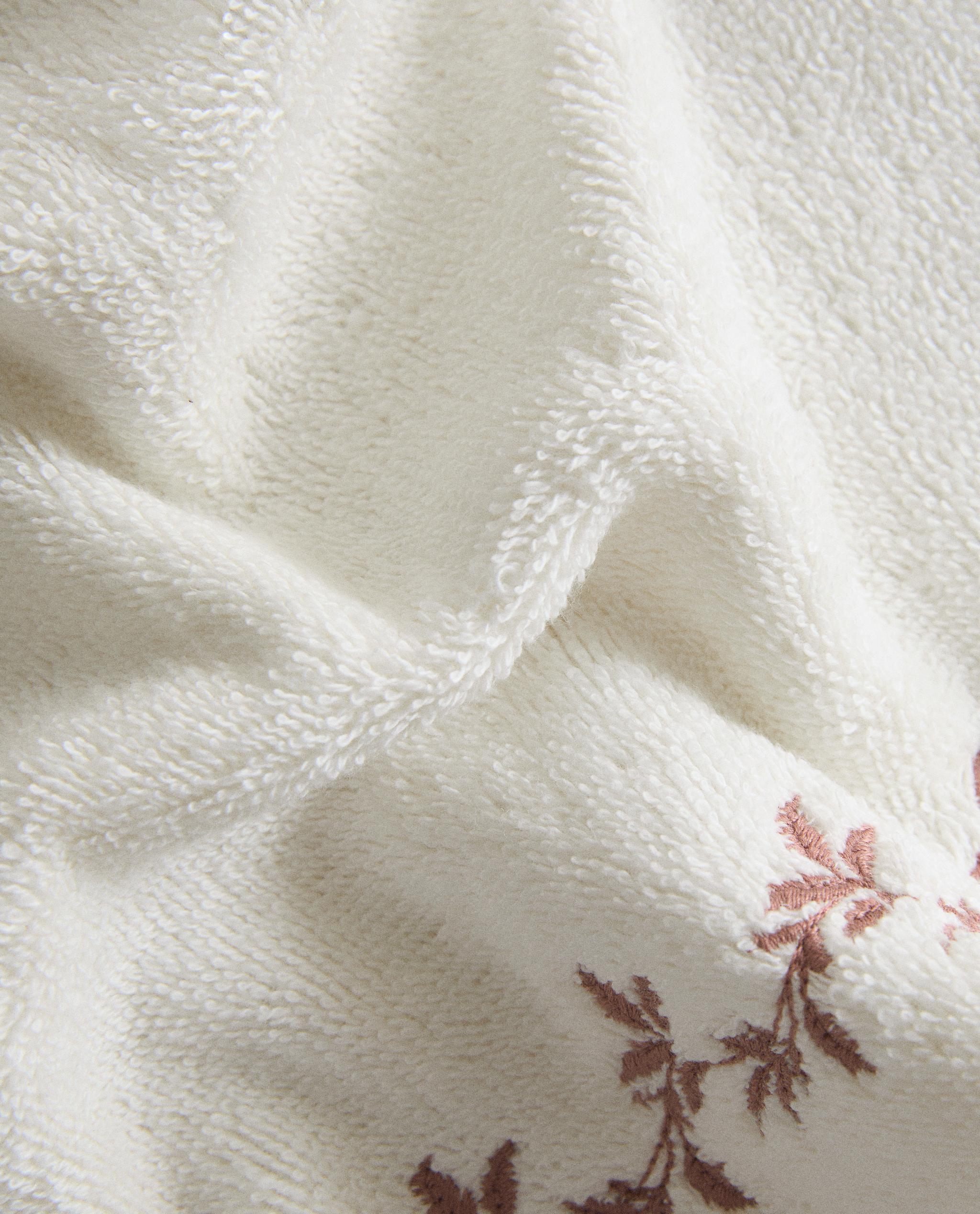 PLANT EMBROIDERY BATH TOWEL product thumbnail 3