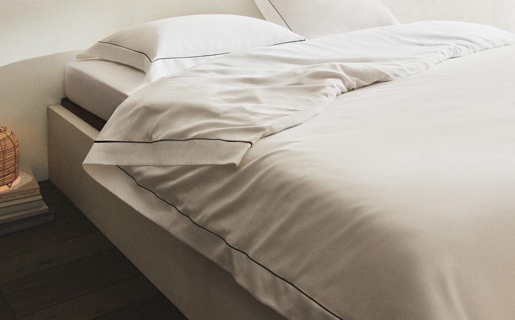 SATEEN DUVET COVER WITH TRIM