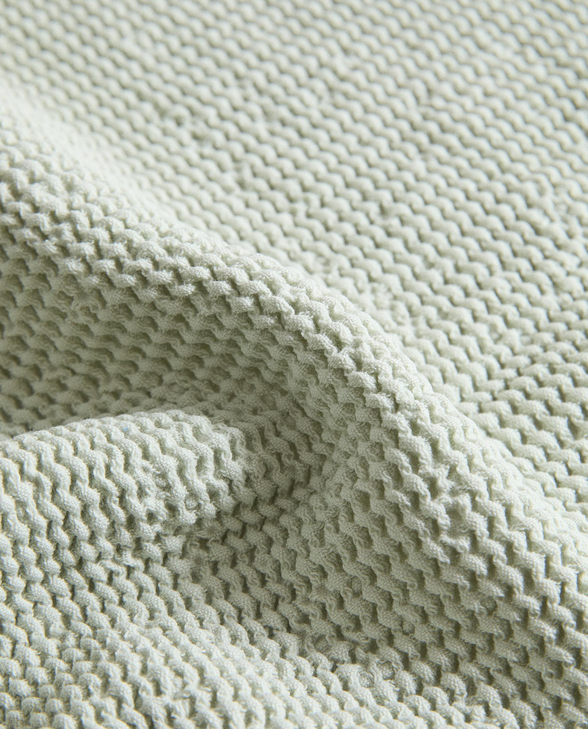 TEXTURED WAFFLE-KNIT BATH TOWEL product thumbnail 20