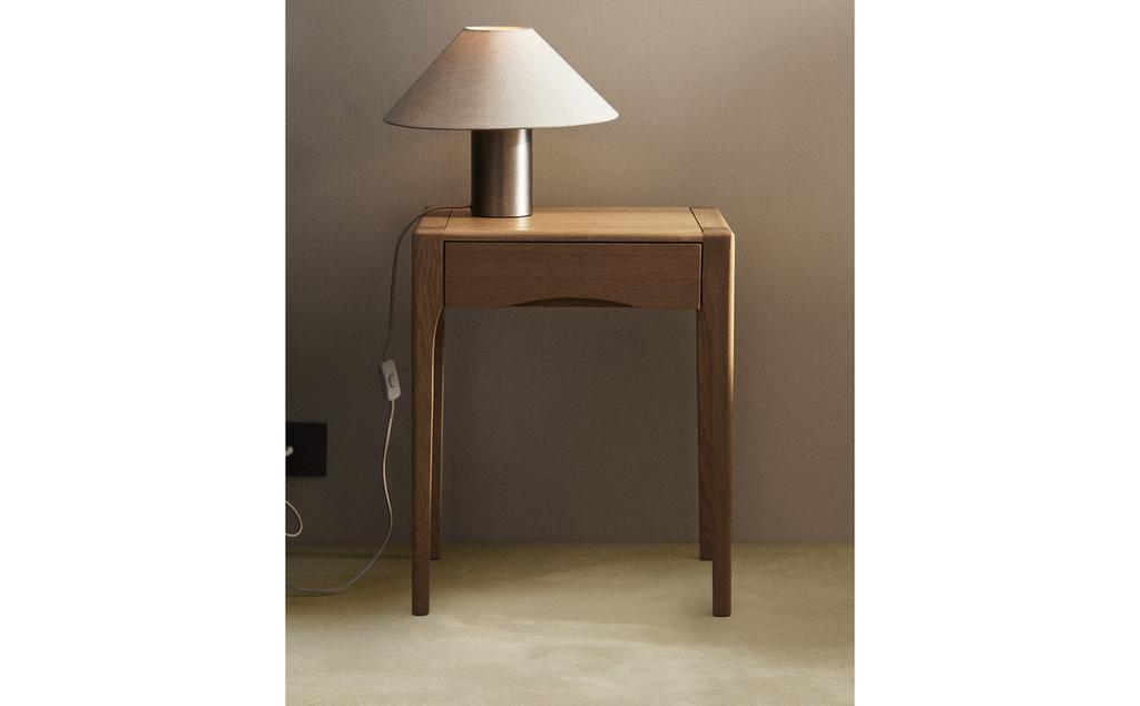 COMODINO ROVERE CON CASSETTO COMODINO ROVERE CON CASSETTO