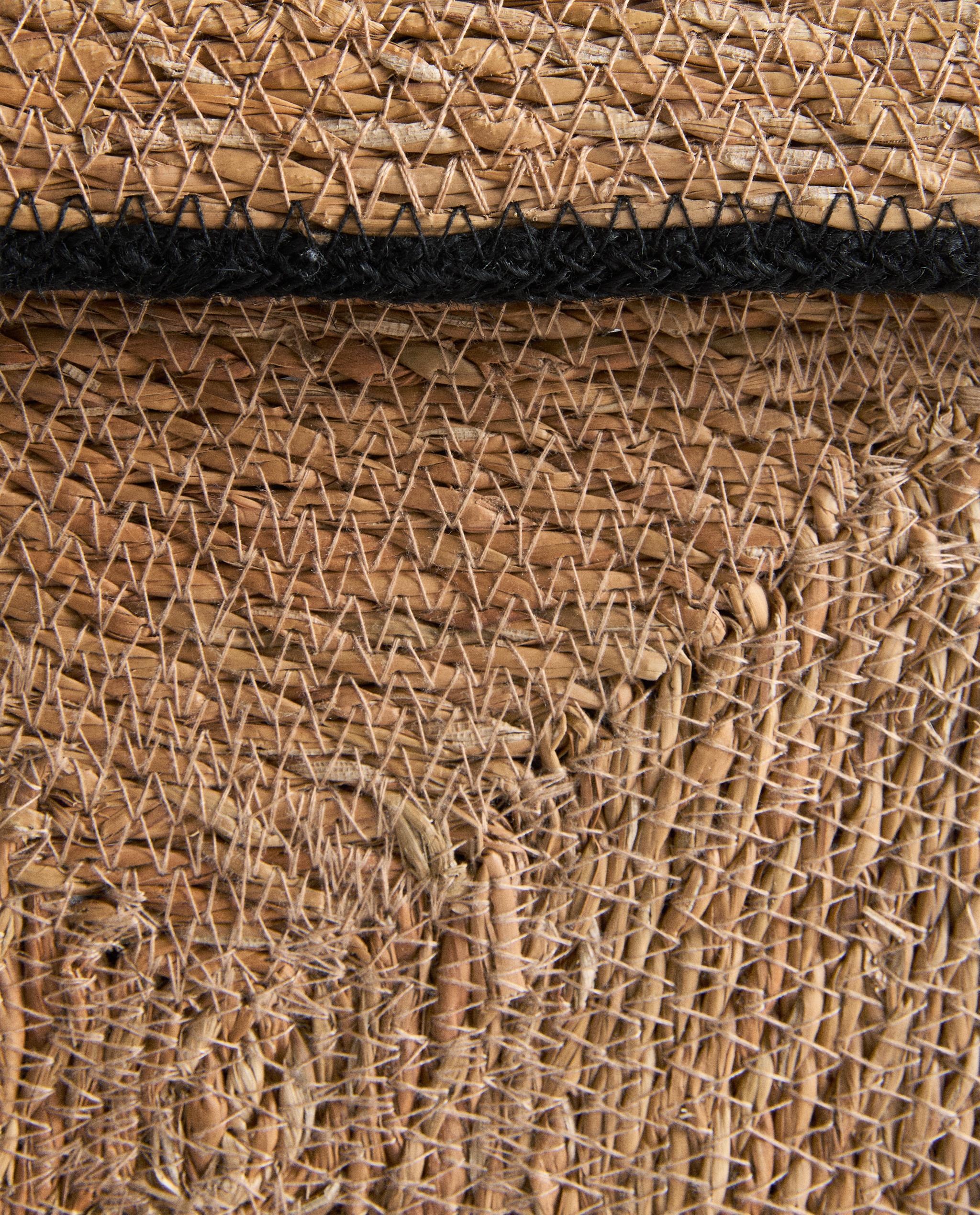 SQUARE HAMPER product thumbnail 3