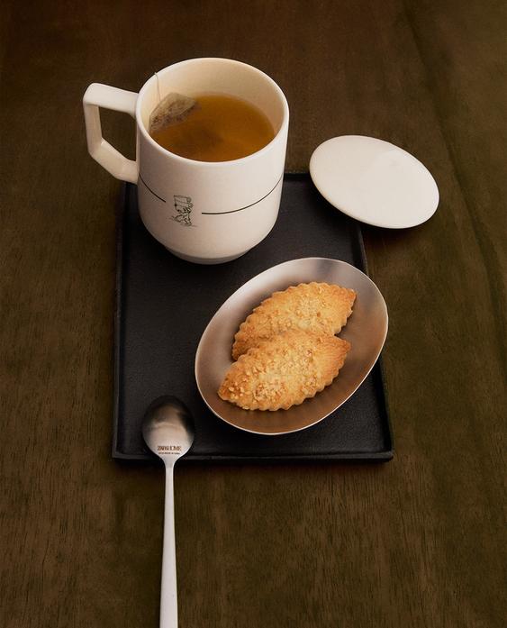 TAZA CON TAPA GRES CAFETERÍA