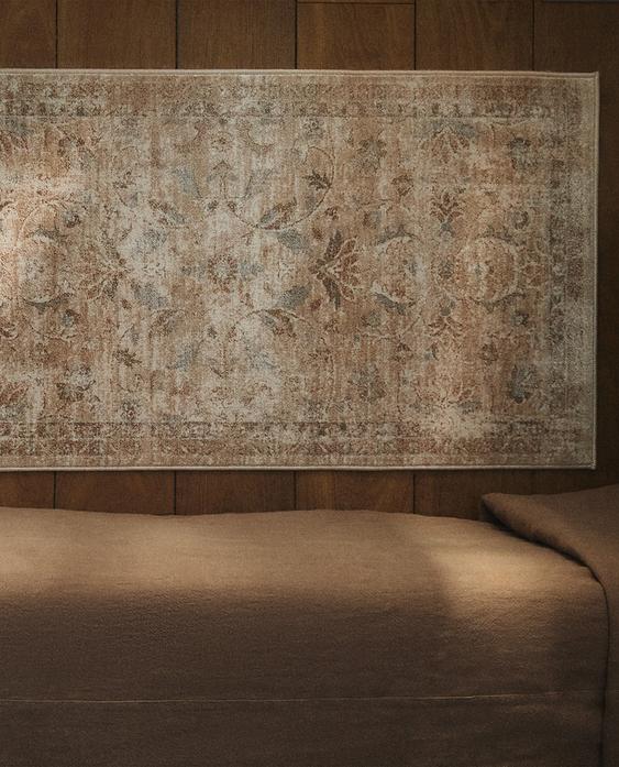 VINTAGE-EFFECT CARPET RUNNER