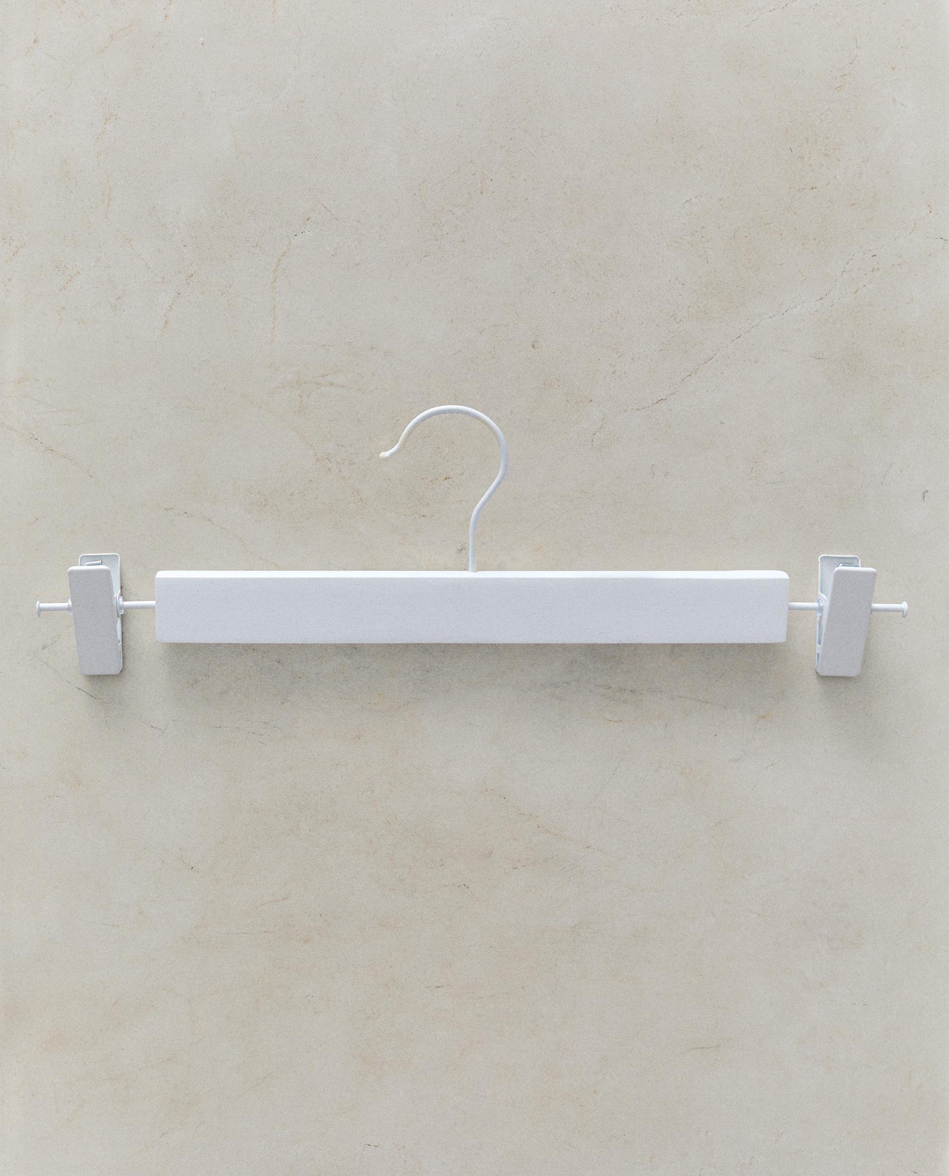 WOODEN SKIRT HANGER (SET OF 3) WOODEN SKIRT HANGER (SET OF 3)