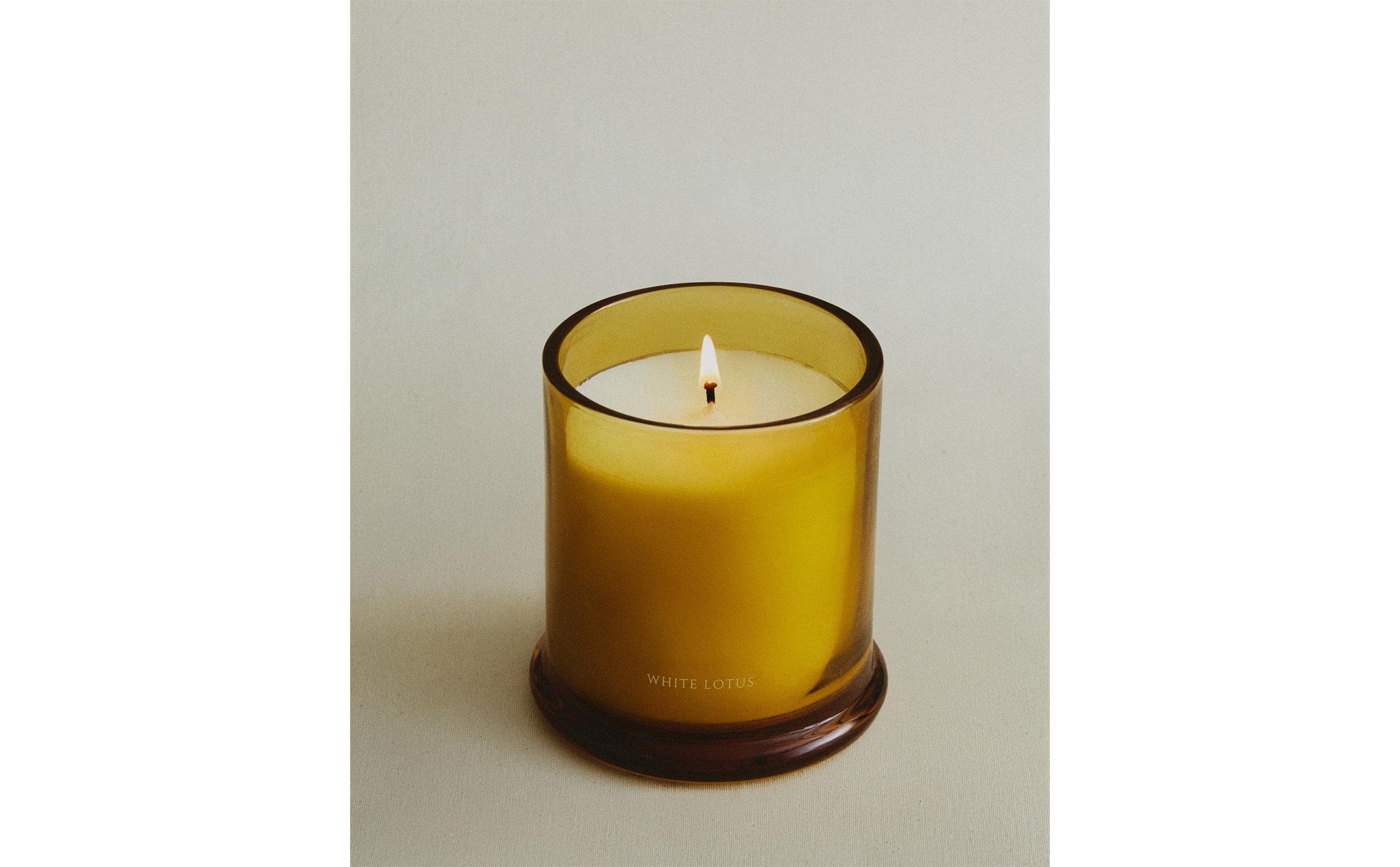 (350 G) WHITE LOTUS SCENTED CANDLE product thumbnail 6
