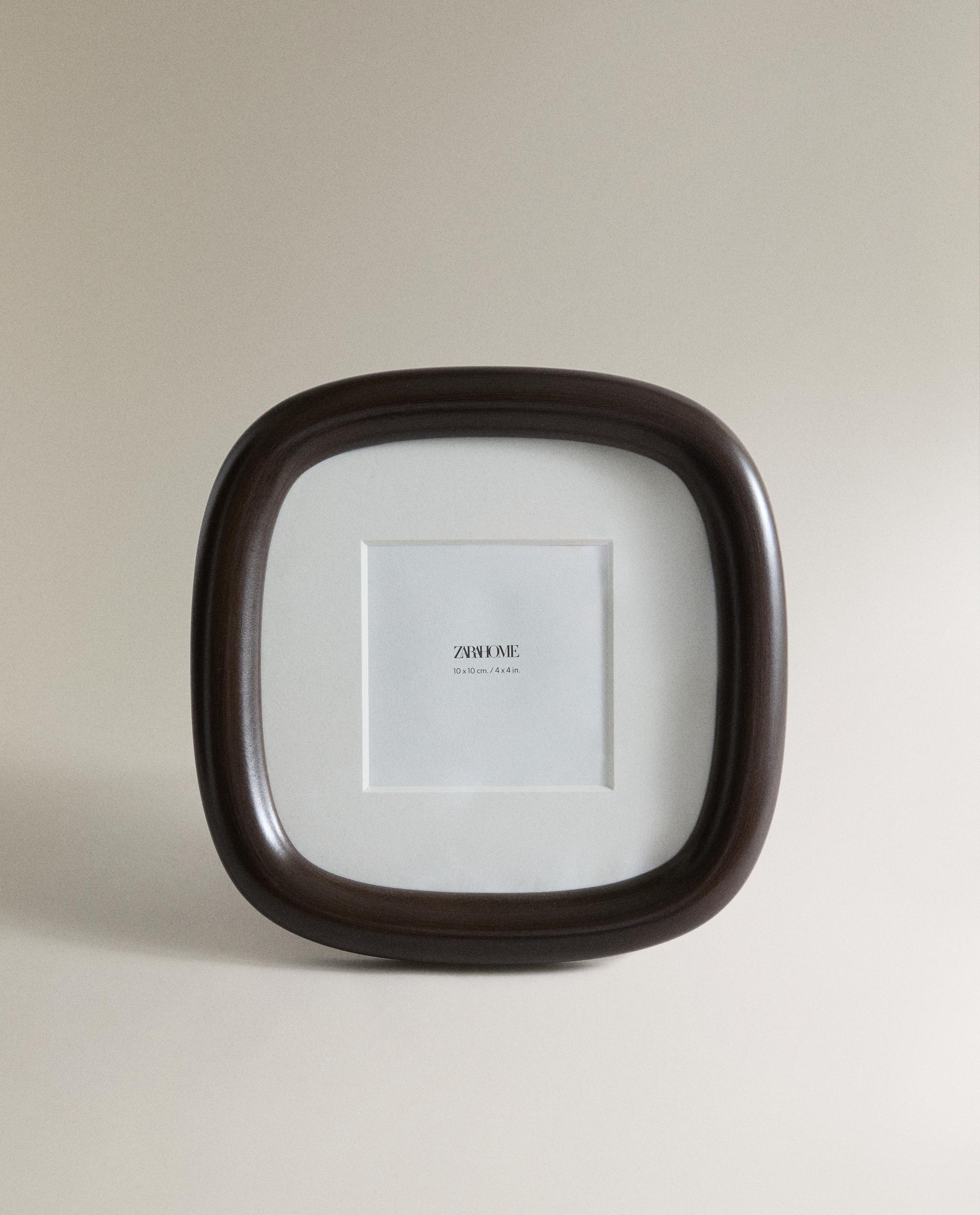 OVAL WOODEN PHOTO FRAME