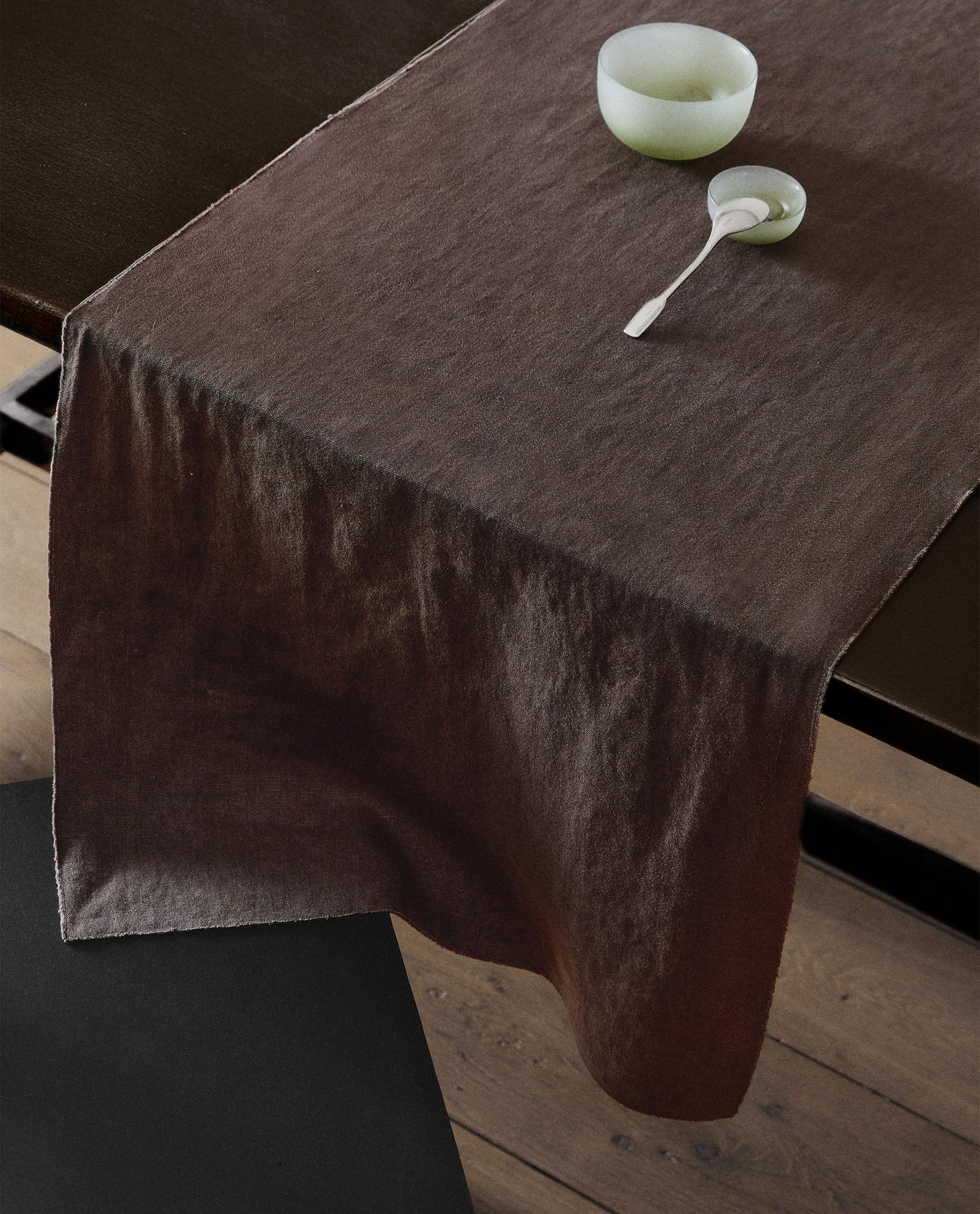 TABLE RUNNER 01 product thumbnail 10