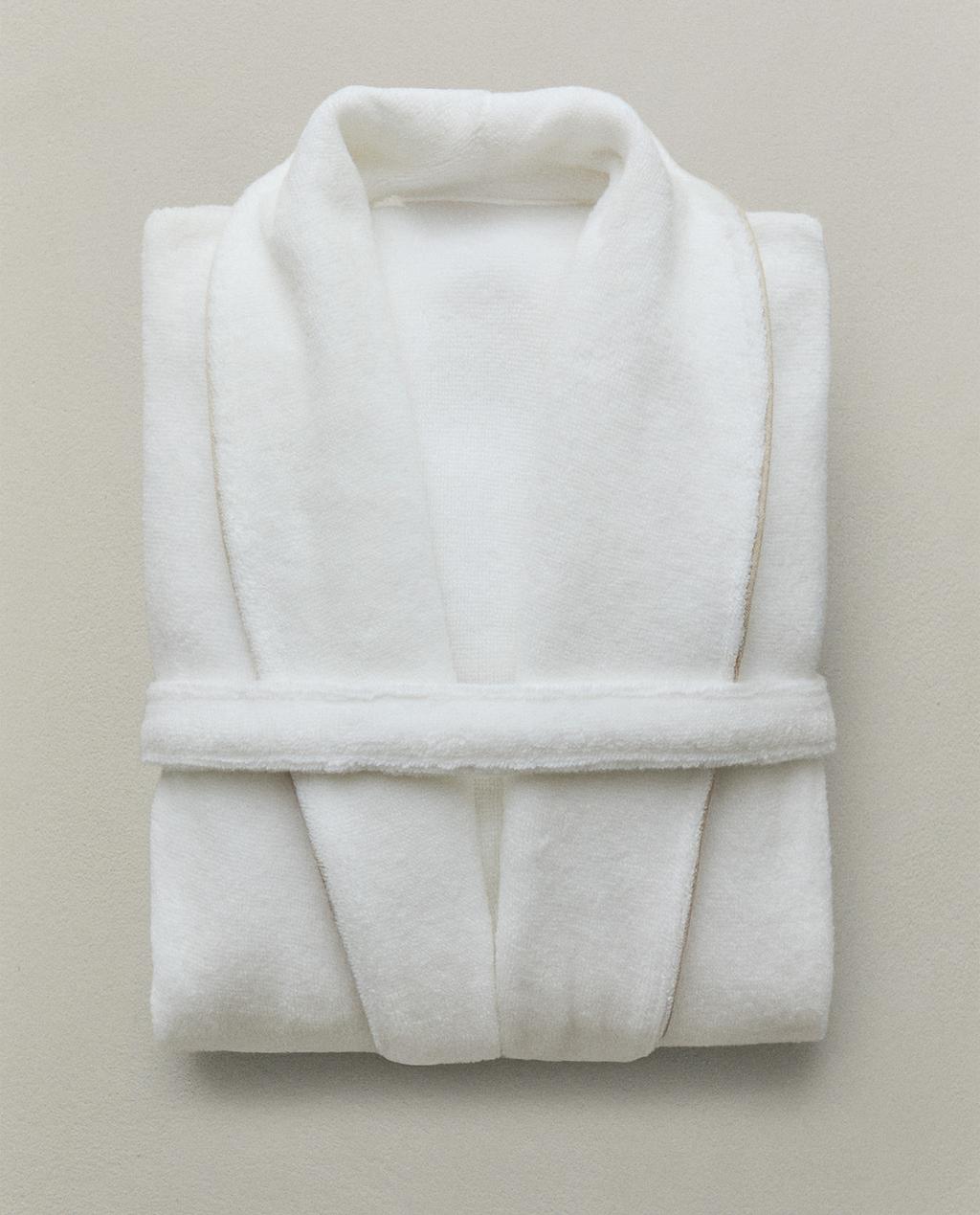 BATHROBE WITH PIPING (400 GXM²)