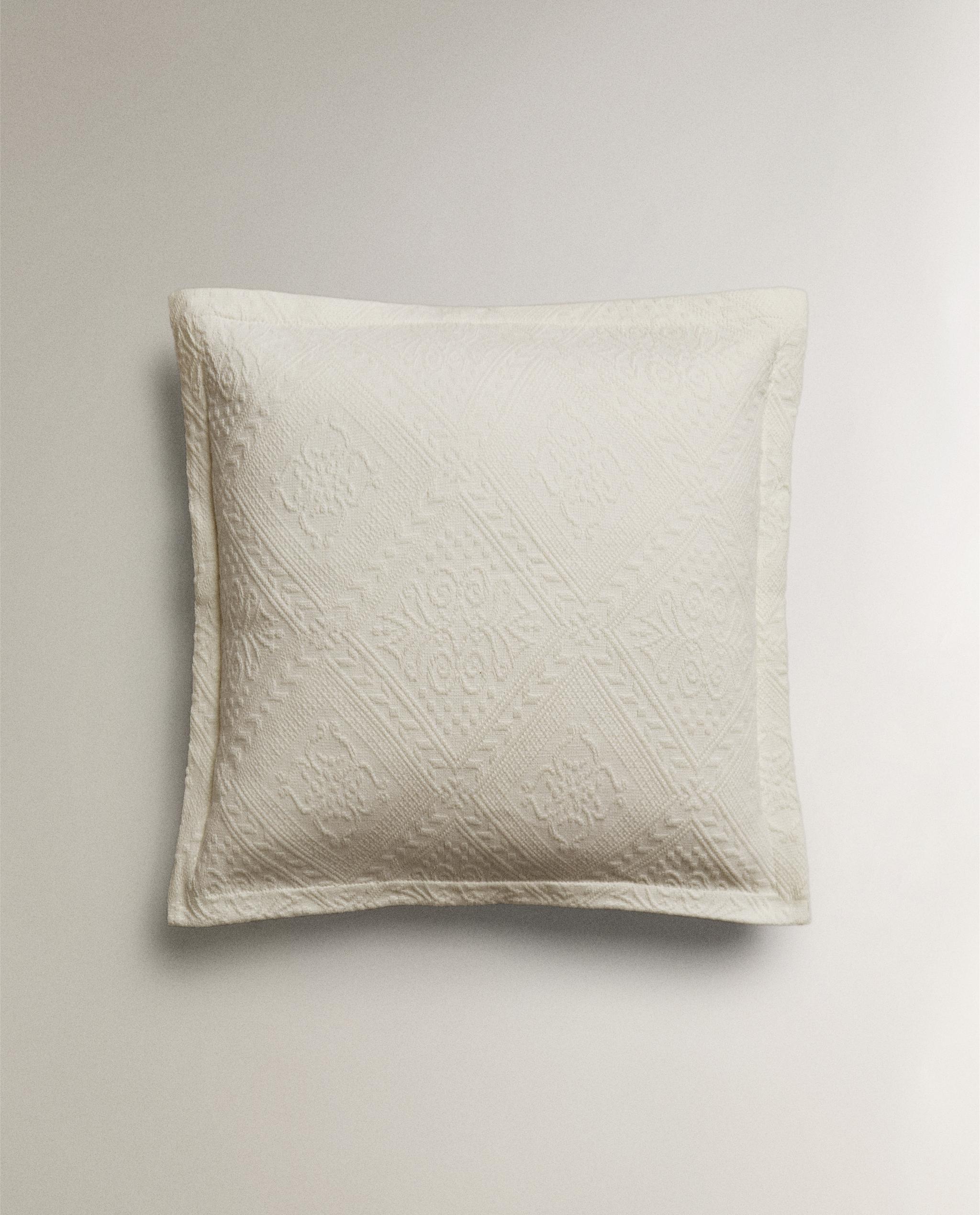 Zara Home Geometric Pattern Throw Pil...