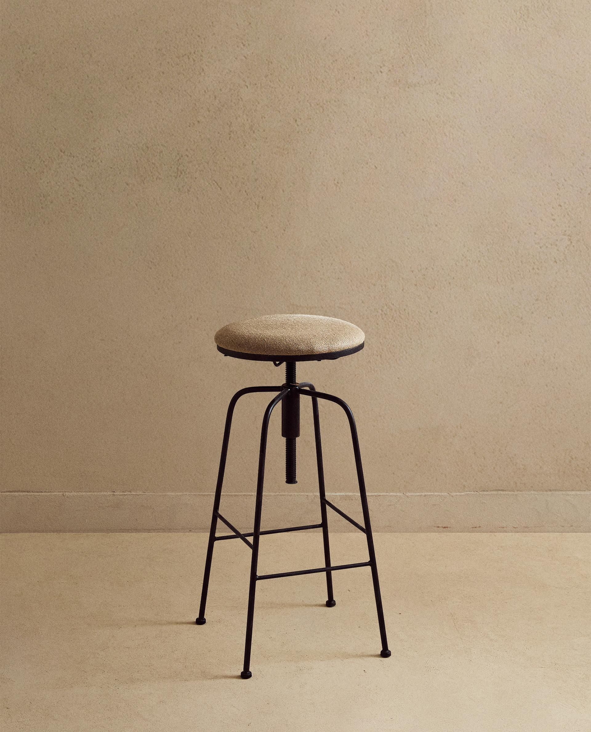 TABOURET DE BAR ROTATIF LIN