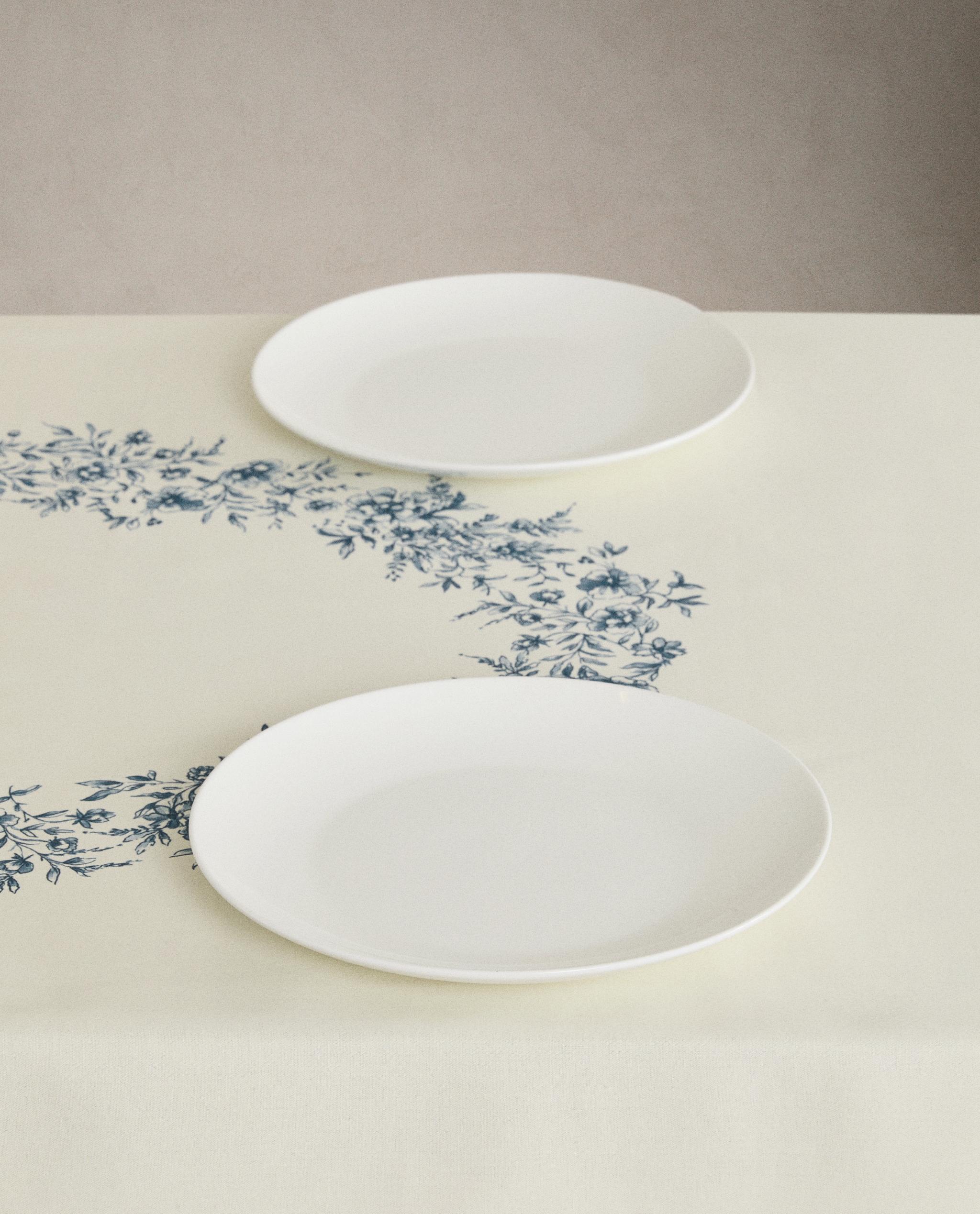 FLORAL SATIN TABLECLOTH product thumbnail 3