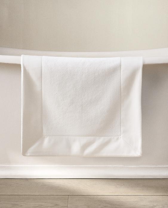 BATH MAT WITH FABRIC BAND