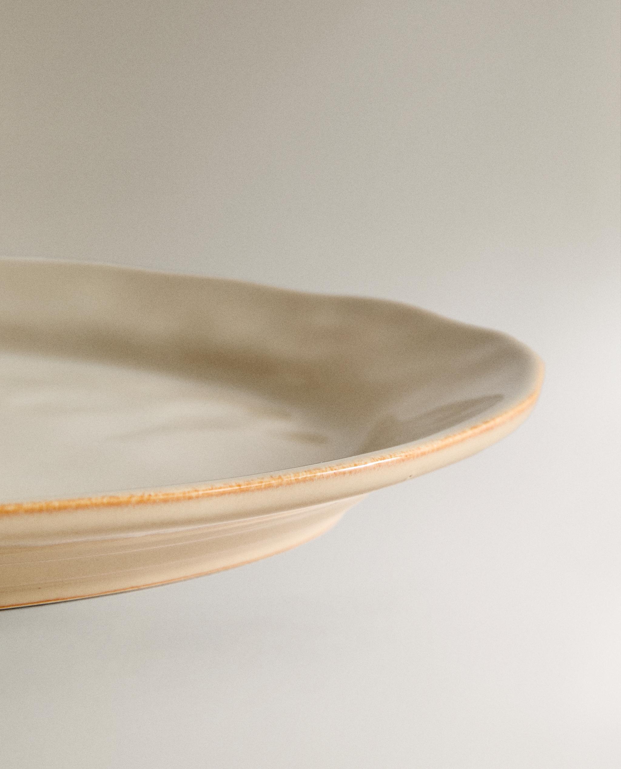 STONEWARE SERVING DISH WITH IRREGULAR EDGE product thumbnail 4