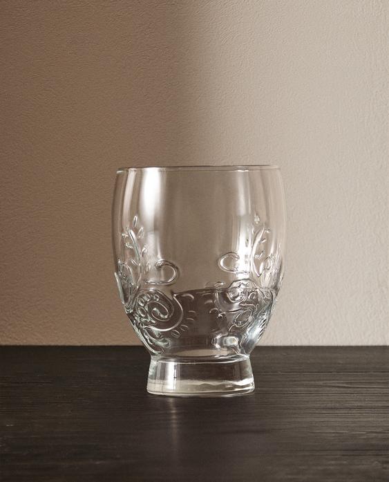 RAISED FLORAL DESIGN GLASS TUMBLER