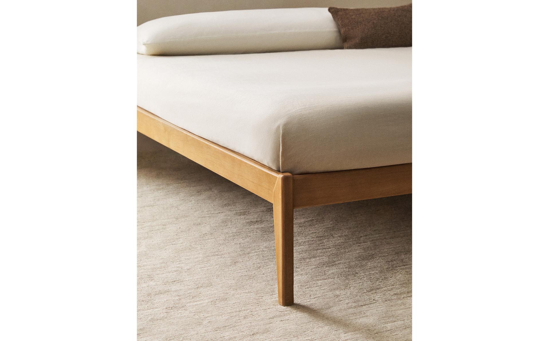 BEDFRAME MET EIKENHOUT BEDFRAME MET EIKENHOUT