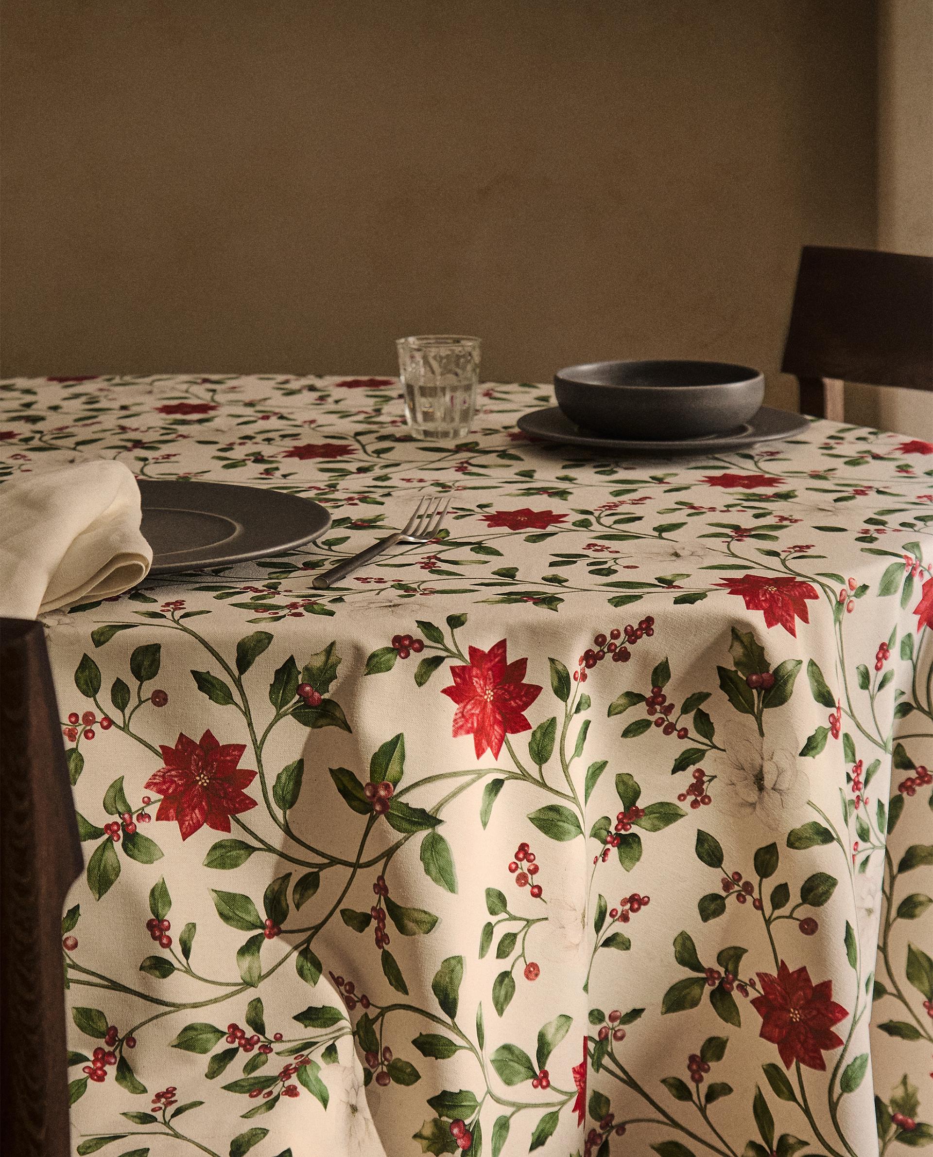 COTTON CHRISTMAS TABLECLOTH WITH BRANCHES AND FLOWERS