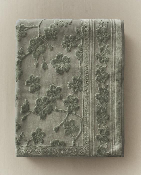 FLORAL JACQUARD BATH TOWEL FLORAL JACQUARD BATH TOWEL
