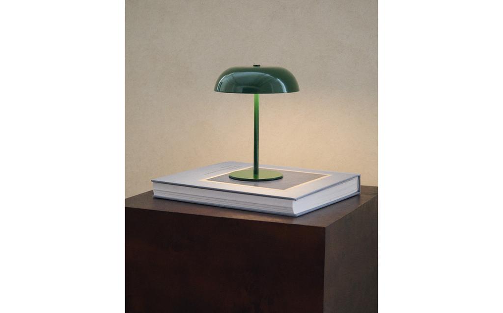 EINFARBIGE KABELLOSE TISCHLAMPE