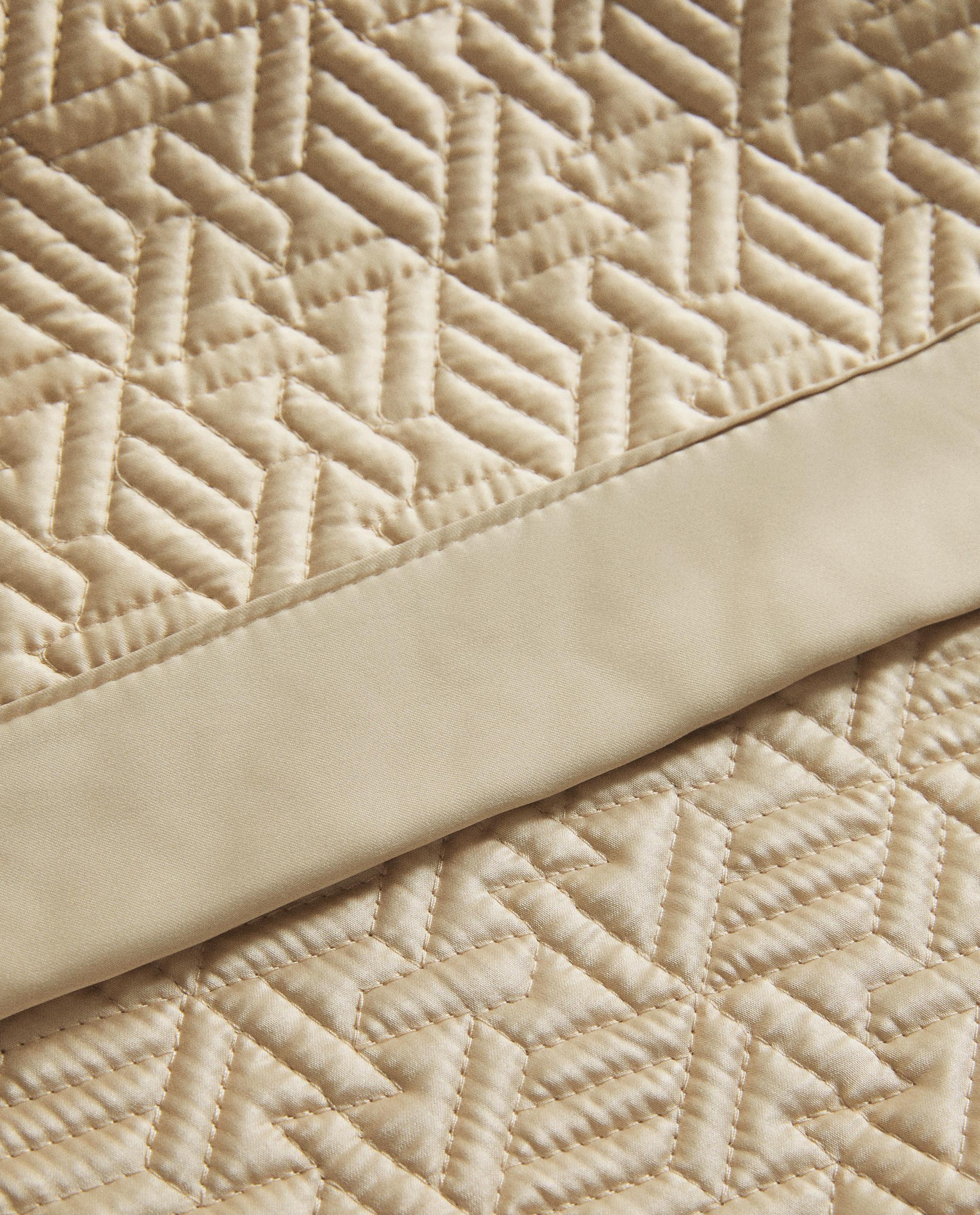SATIN GEOMETRIC QUILT product thumbnail 6