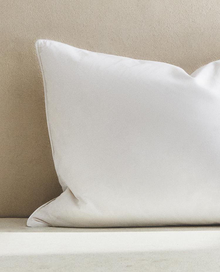 FEATHER PILLOW
