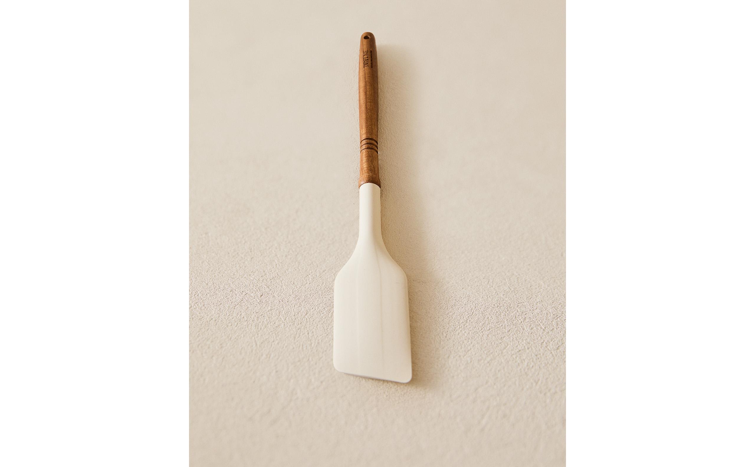 SILICONE AND WOOD SPATULA product thumbnail 2