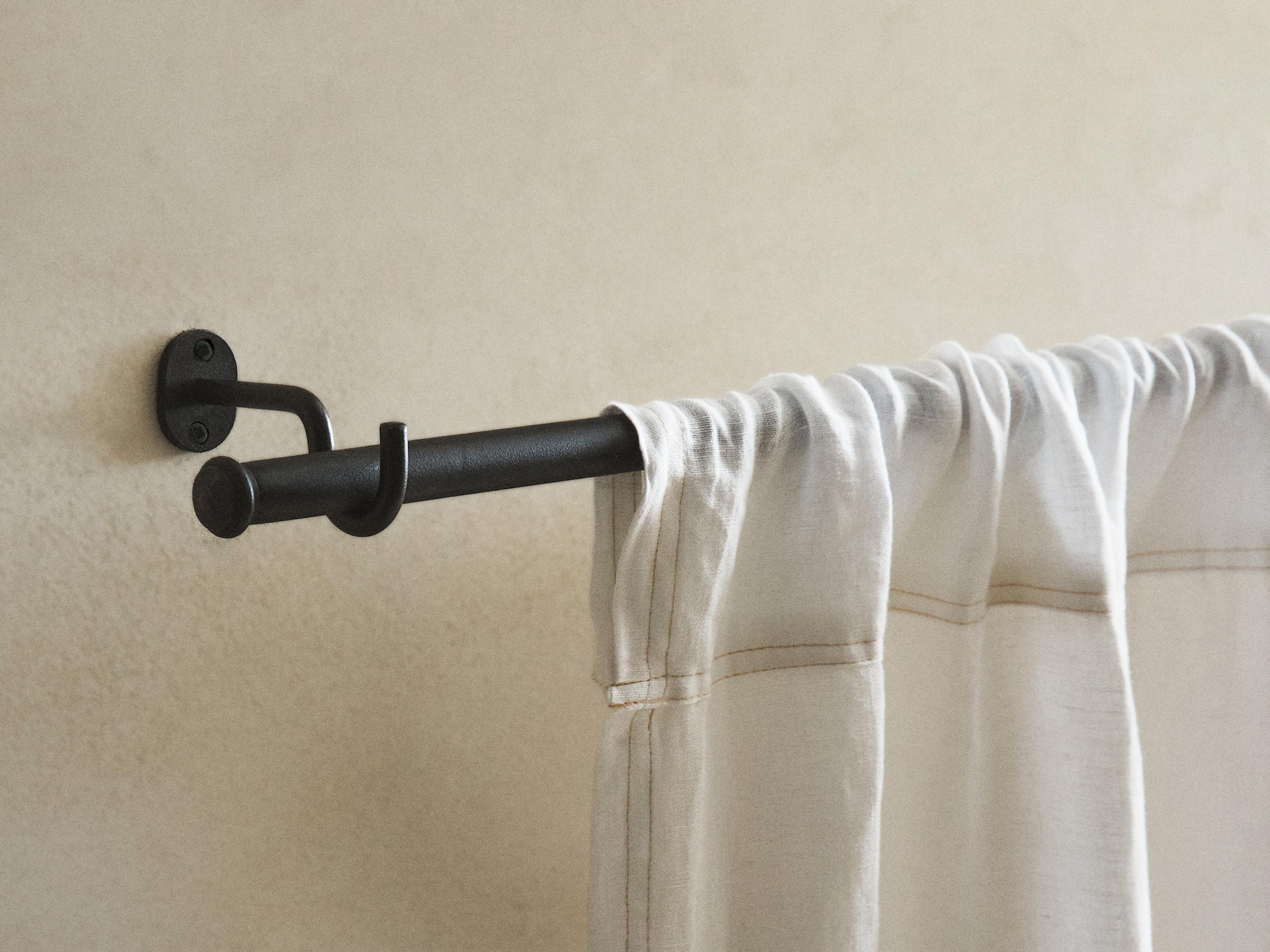 METALLIC CURTAIN POLE HOOK product thumbnail 8