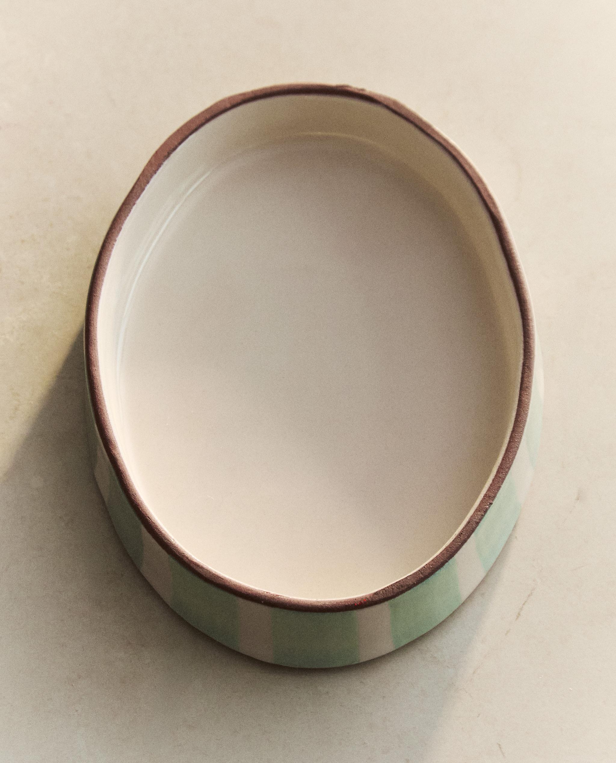STRIPED CERAMIC BATHROOM SOAP DISH product thumbnail 9