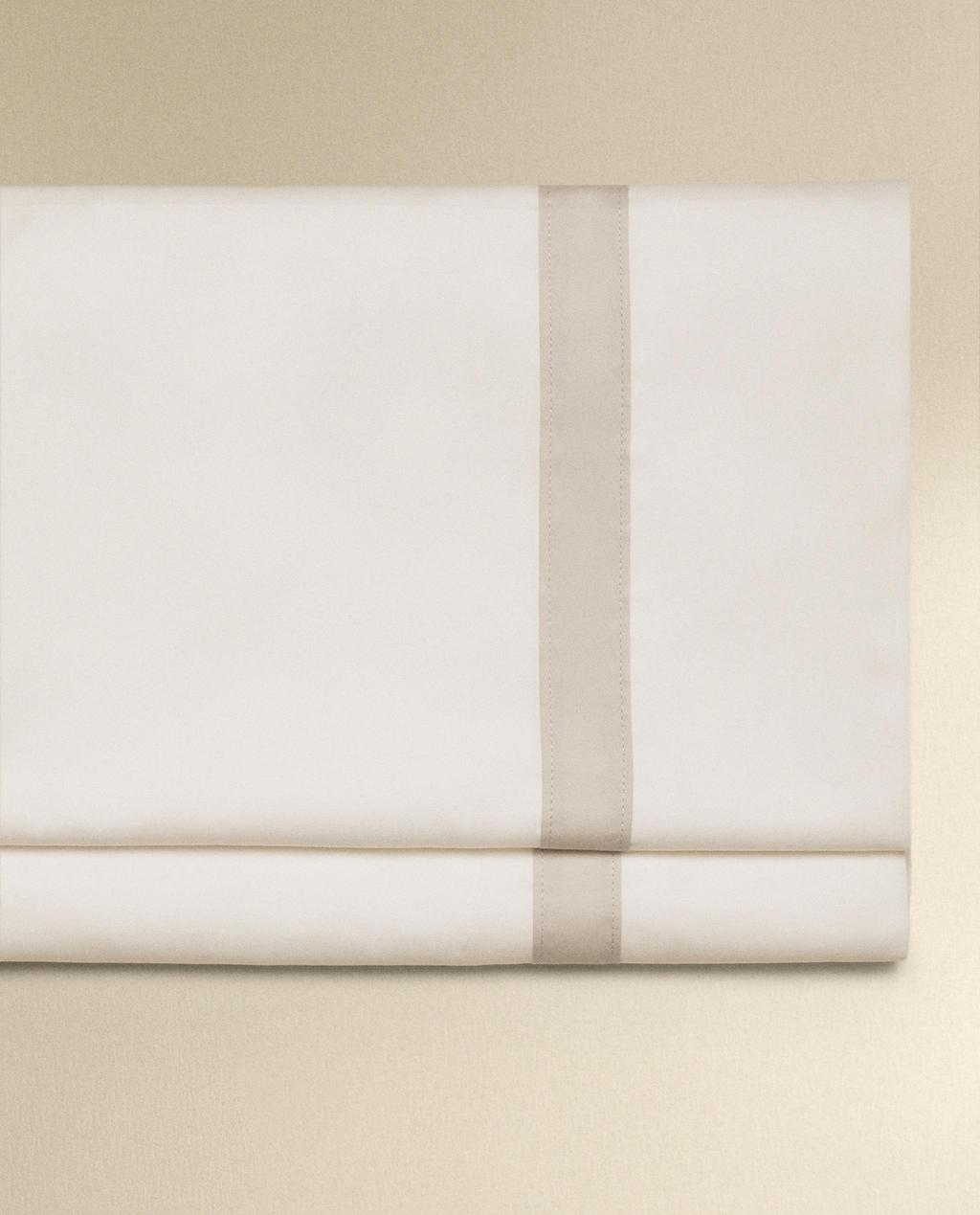 SATEEN FLAT SHEET WITH BORDER (300 THREAD COUNT) SATEEN FLAT SHEET WITH BORDER (300 THREAD COUNT)