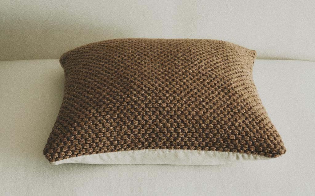 CAPA DE ALMOFADA TRANÇADA