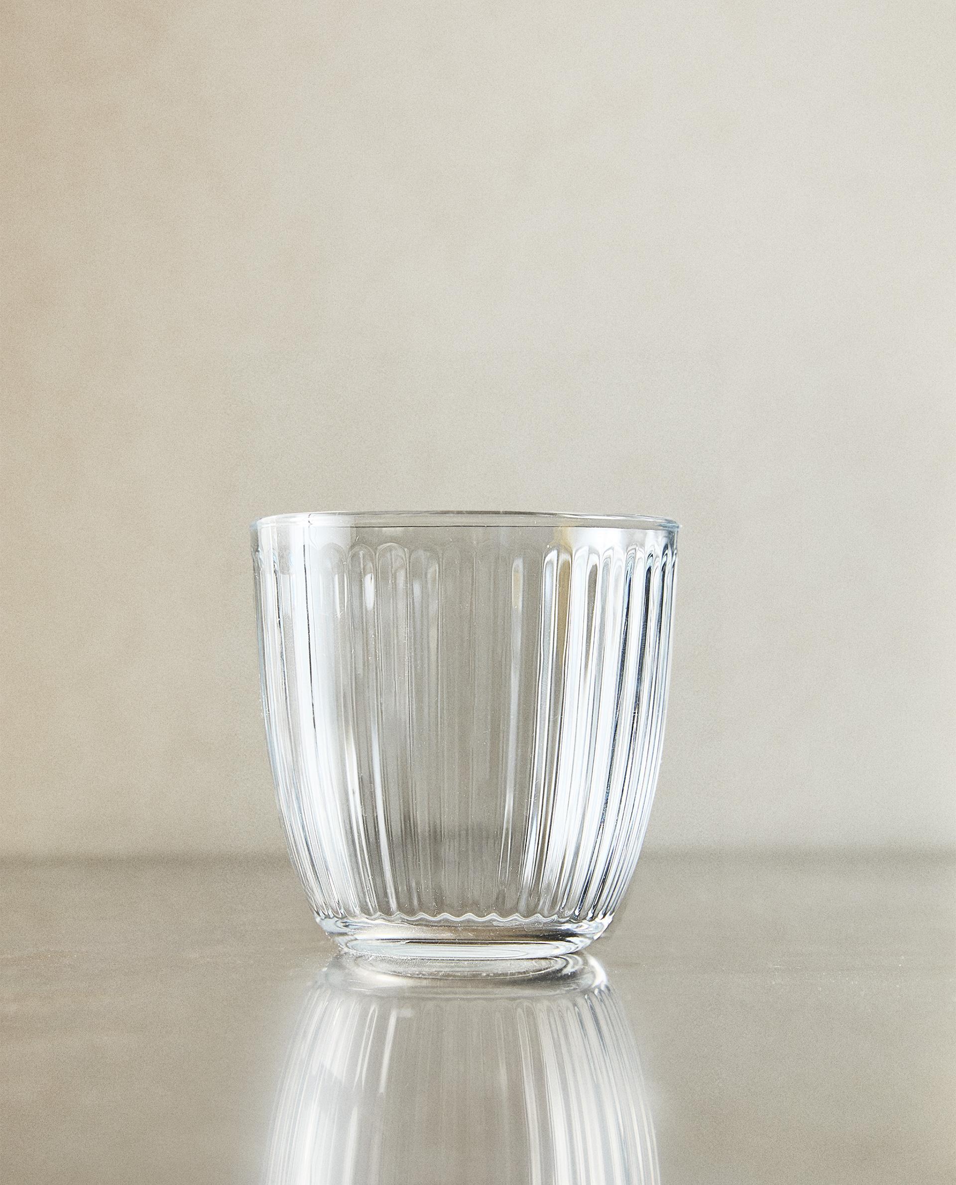 BOROSILICATE GLASS TUMBLER WITH RAISED LINES | Zara Home