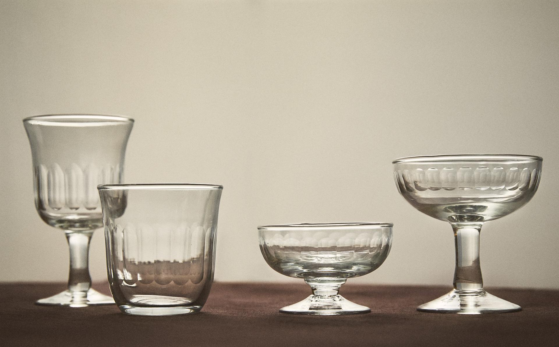 VERTICAL RAISED DESIGN GLASSWARE VERTICAL RAISED DESIGN GLASSWARE