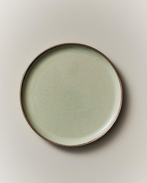 PORCELAIN DESSERT PLATE WITH ANTIQUE FINISH RIM PORCELAIN DESSERT PLATE WITH ANTIQUE FINISH RIM