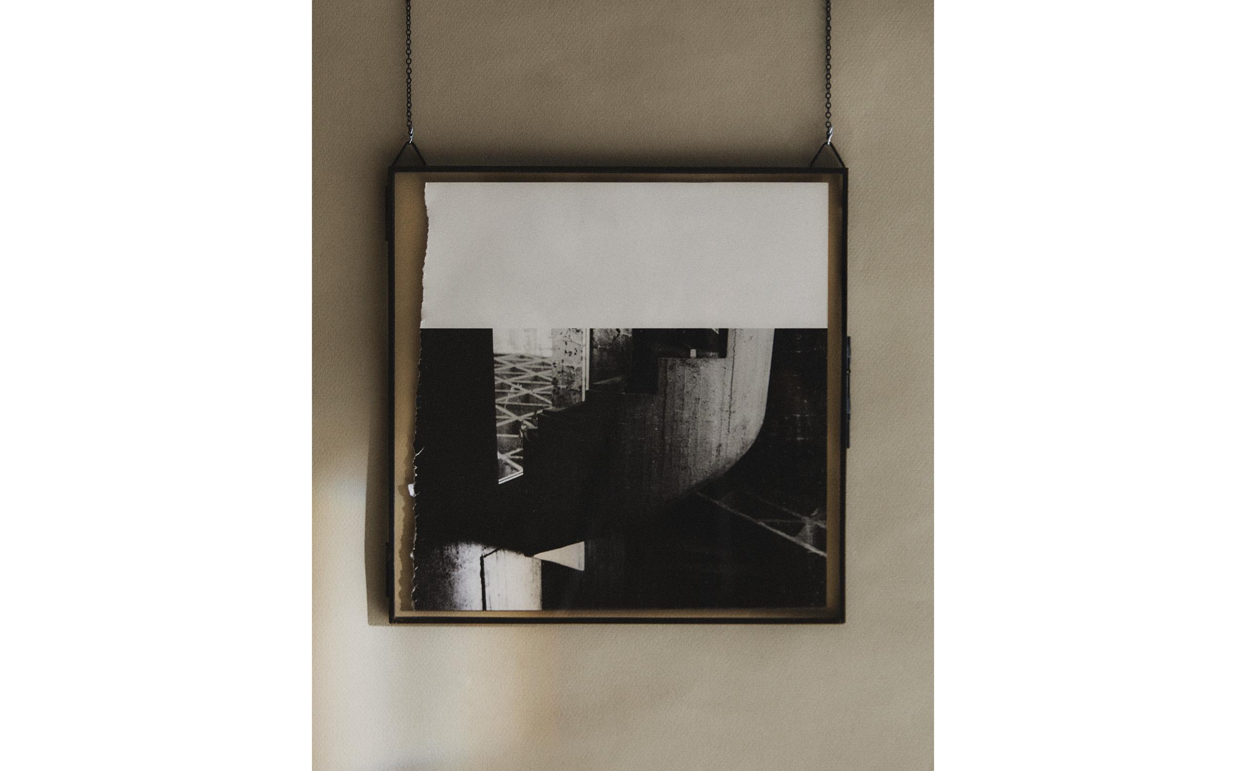 PHOTO FRAME WITH BLACK BORDER product thumbnail 7