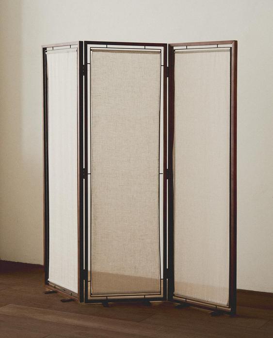 WOOD AND LINEN ROOM DIVIDER