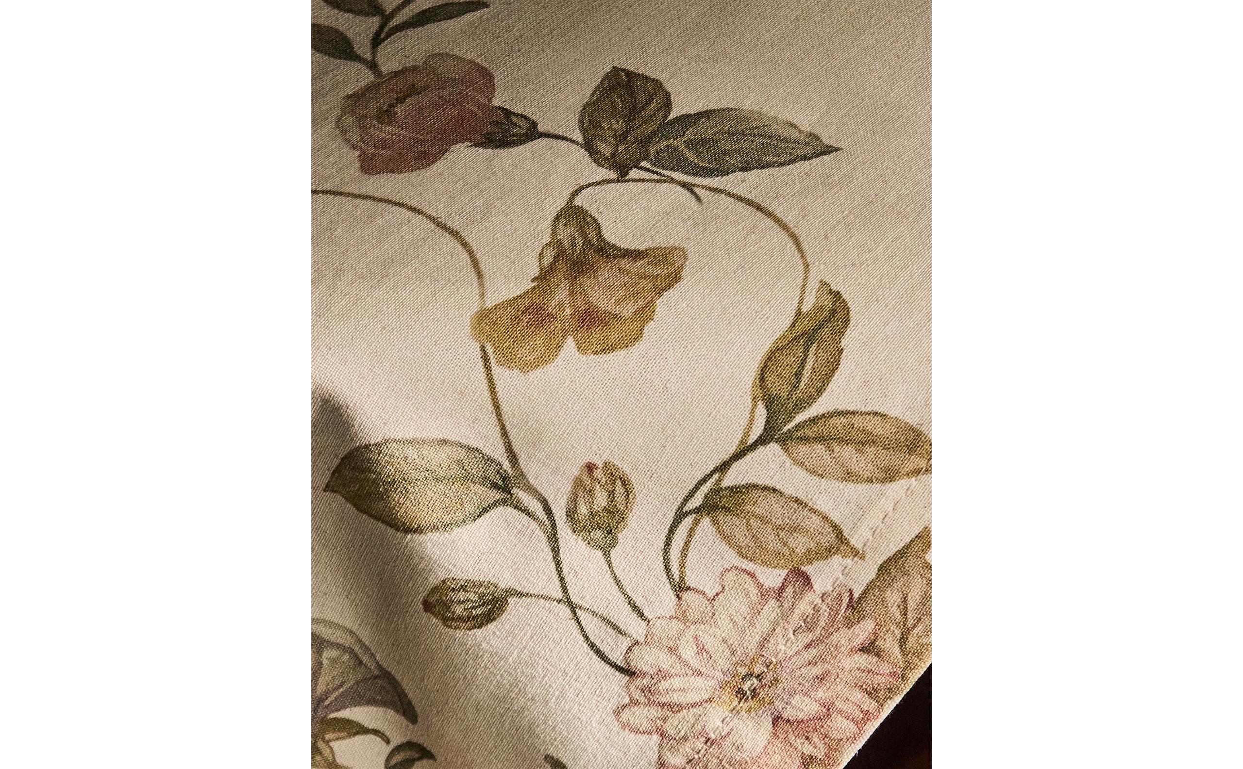 FLORAL PRINT TABLECLOTH