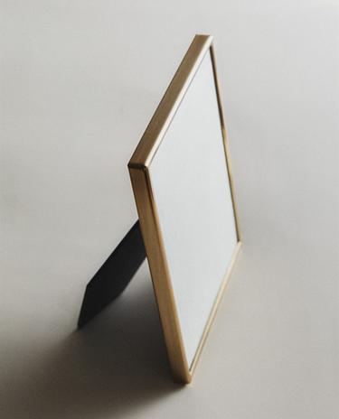 GOLDEN METAL PHOTO FRAME