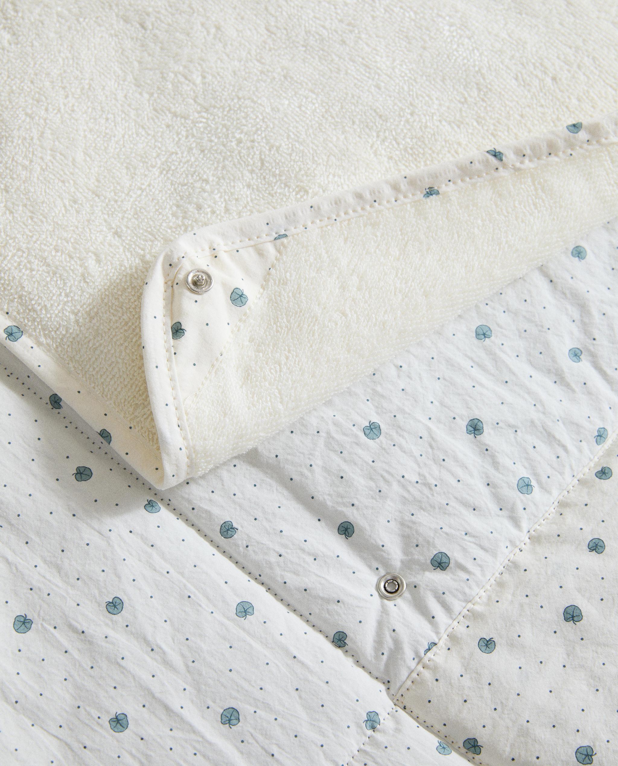 PORTABLE LEAF PRINT BABY CHANGING MAT product thumbnail 8