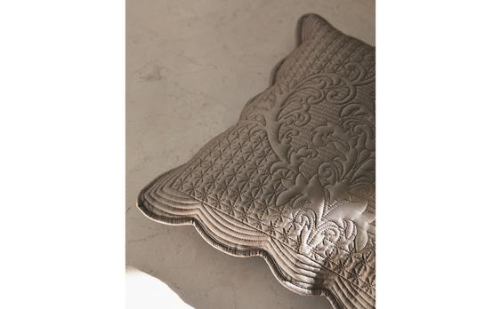 QUILTED CUSHION COVER WITH RAISED DESIGN