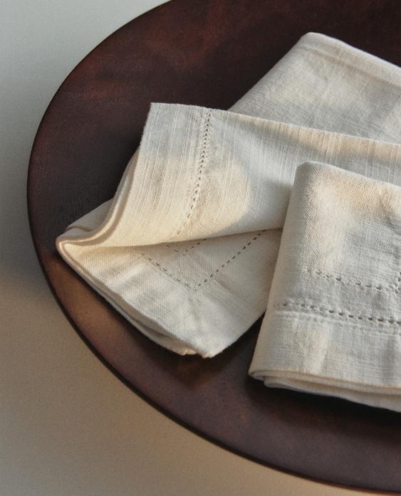 HEMSTITCHED COTTON NAPKIN PACK (PACK OF 2) HEMSTITCHED COTTON NAPKIN PACK (PACK OF 2)