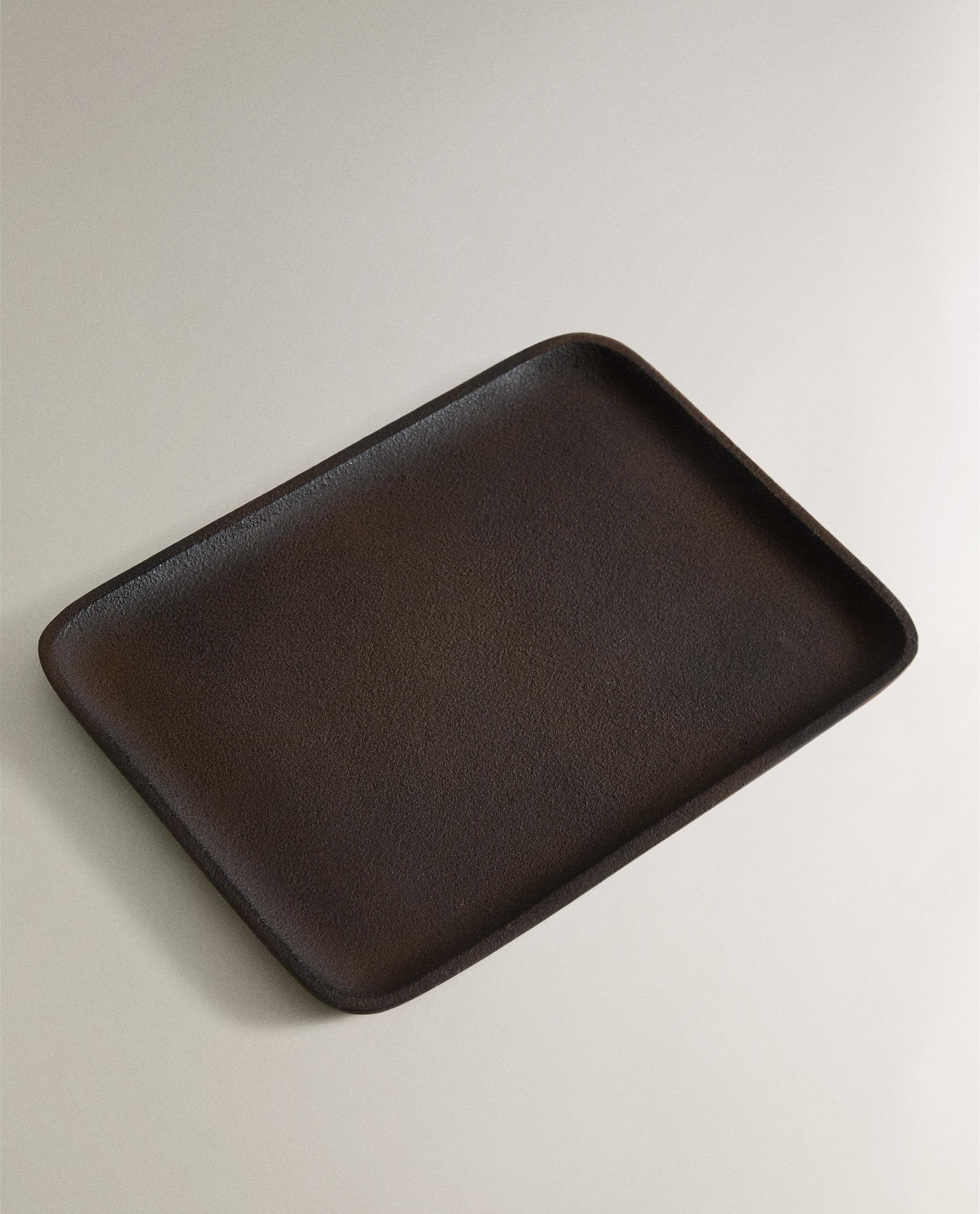 BLACK METAL TRAY