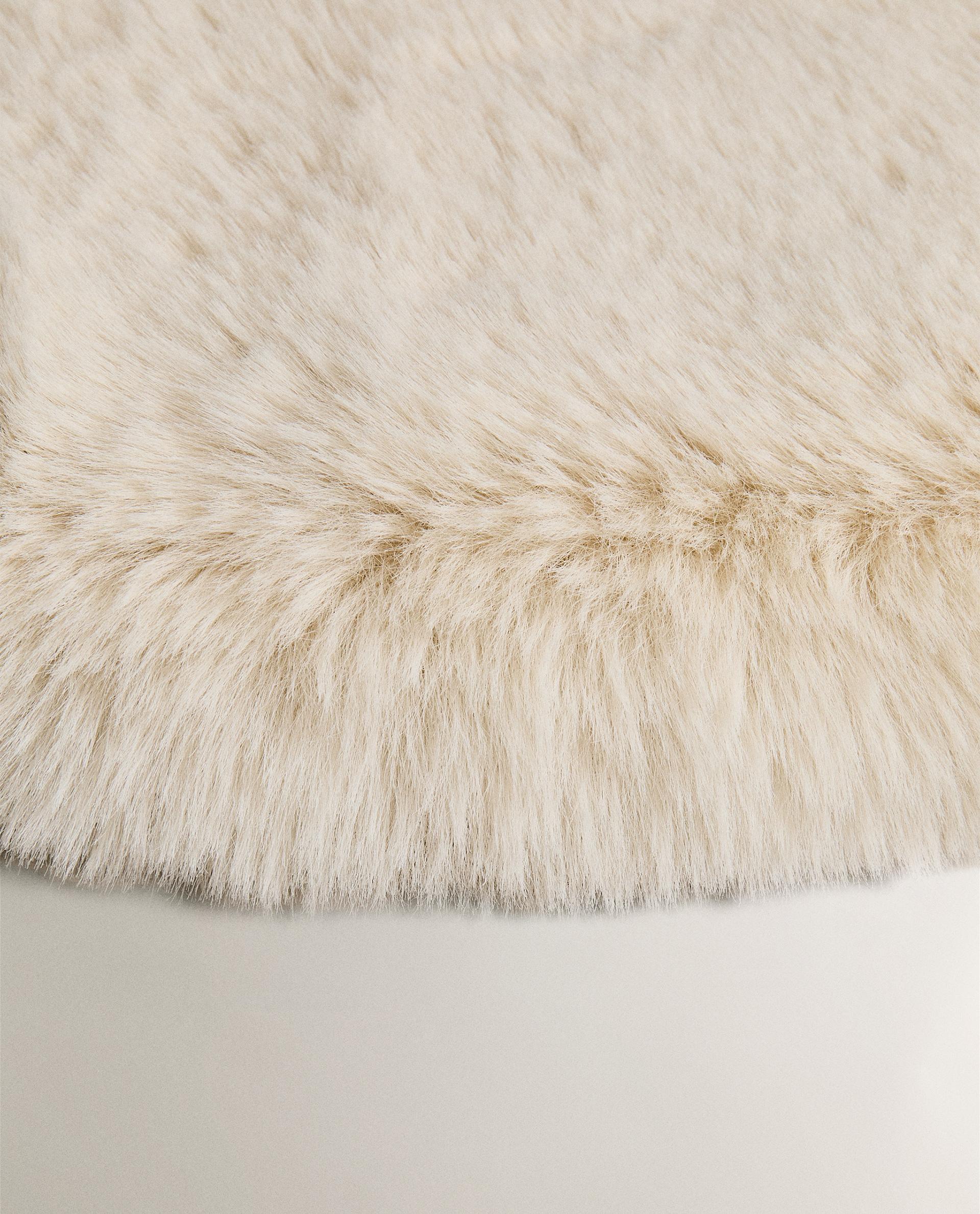 IRREGULAR FUZZY SMALL RUG product thumbnail 8