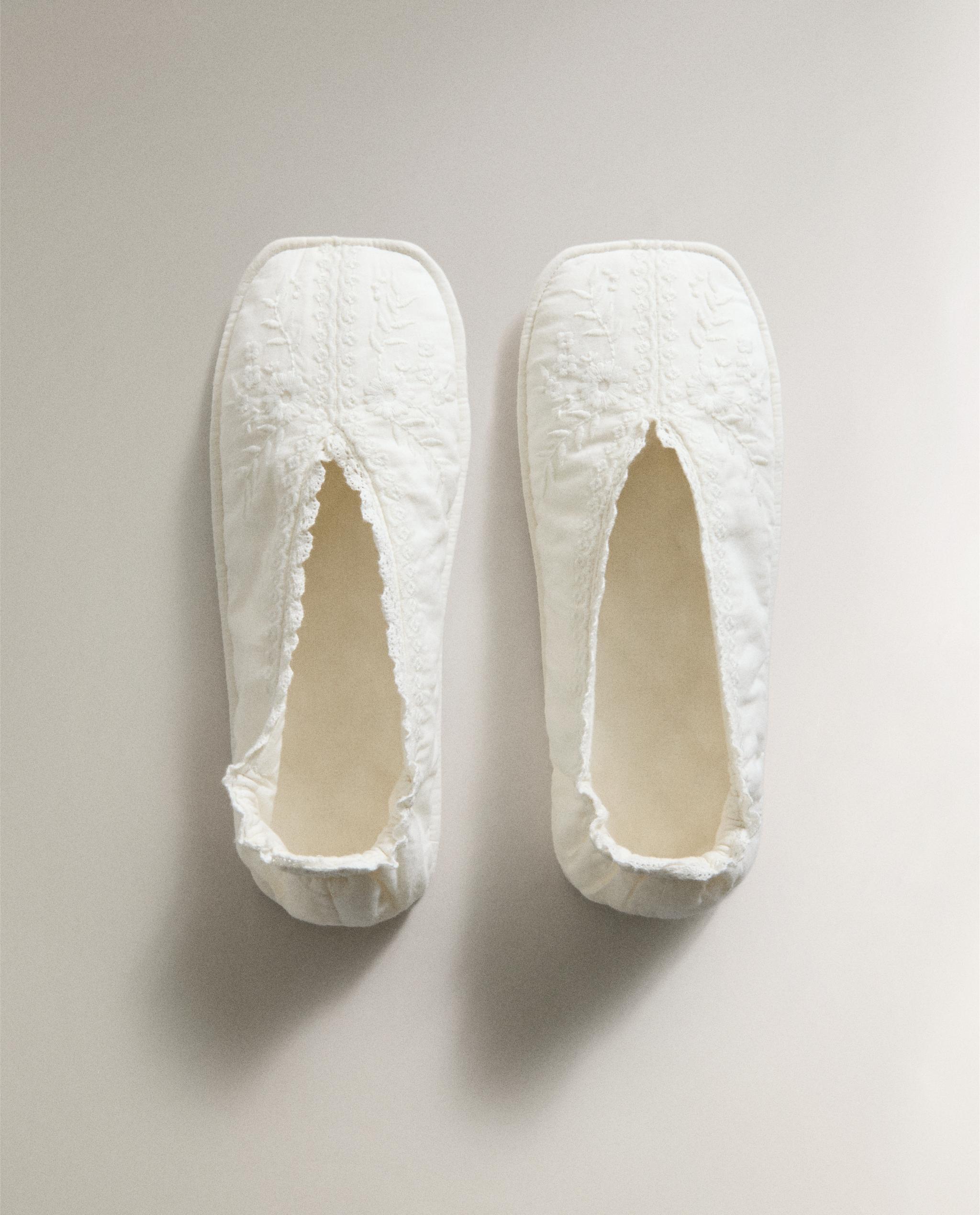 FOLDABLE LACE TRAINERS product thumbnail 5