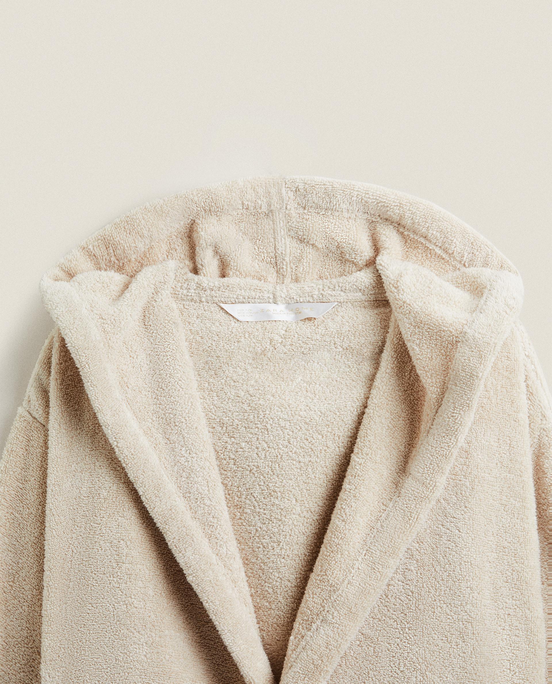 EXTRA SOFT HOODED BATHROBE (380 GXM²) product thumbnail 7