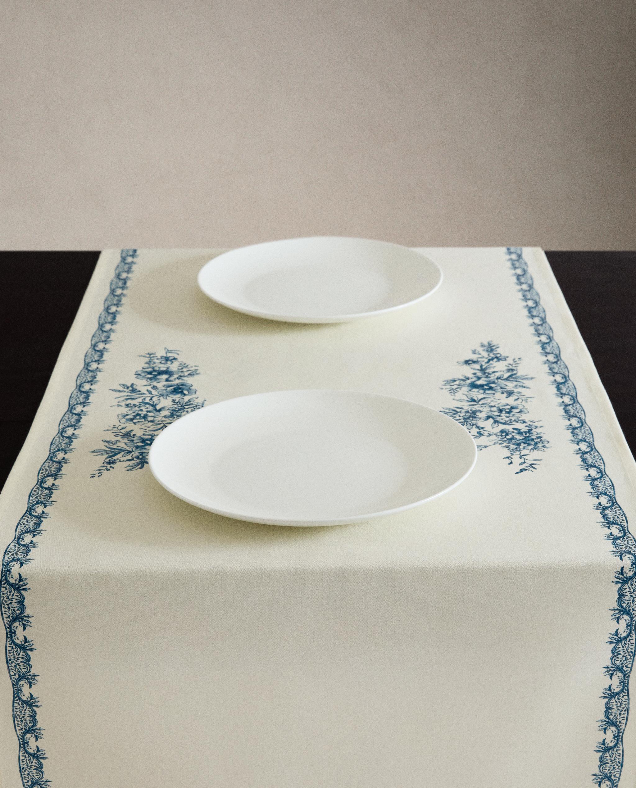 PRINTED SATEEN TABLE RUNNER product thumbnail 7