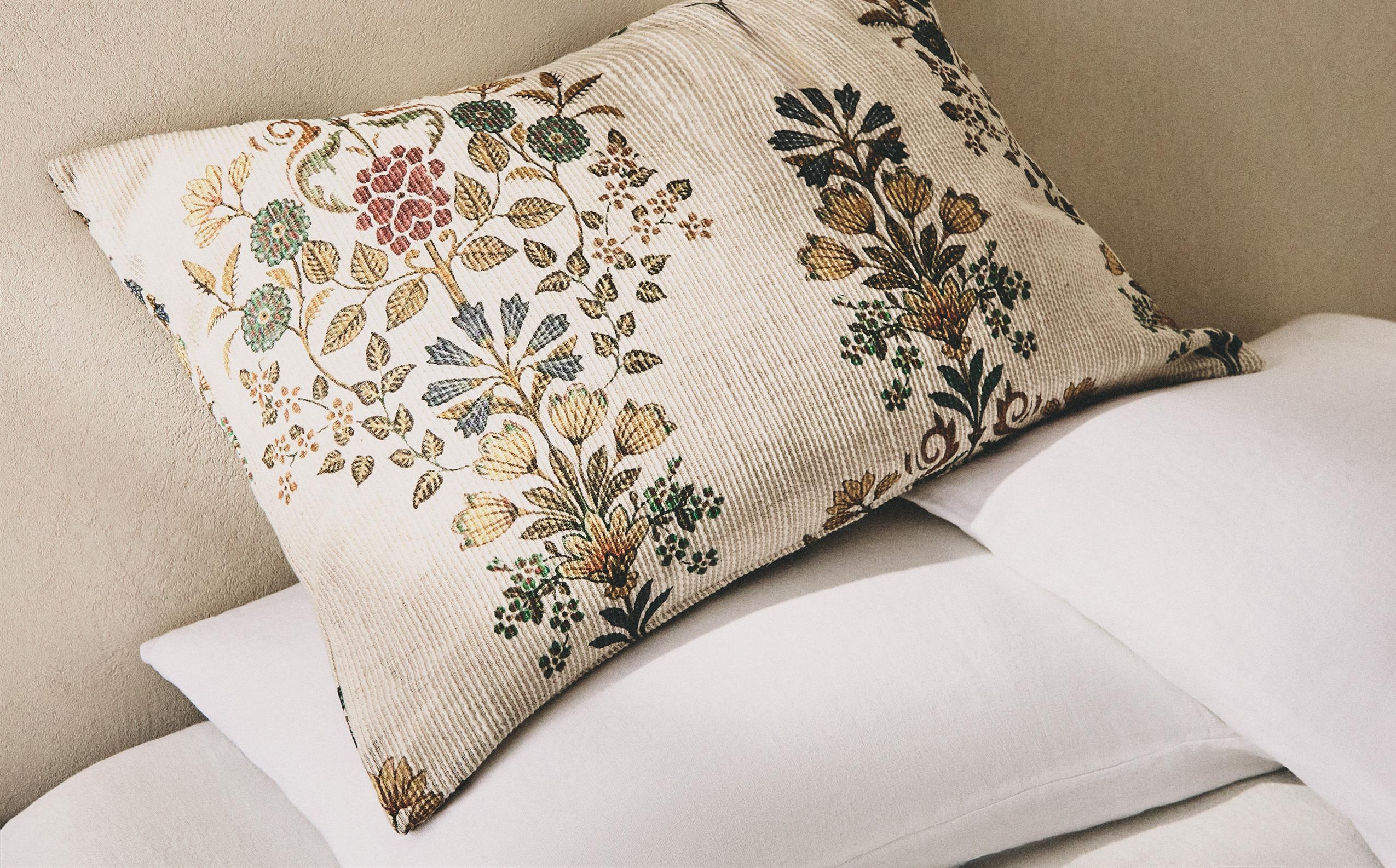 FEDERA CUSCINO COTONE FIORI Zara Home Italia - Main Image