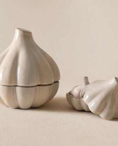 TERRACOTTA GARLIC STORAGE JAR