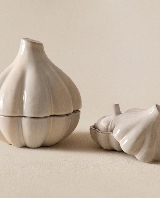 TERRACOTTA GARLIC STORAGE JAR