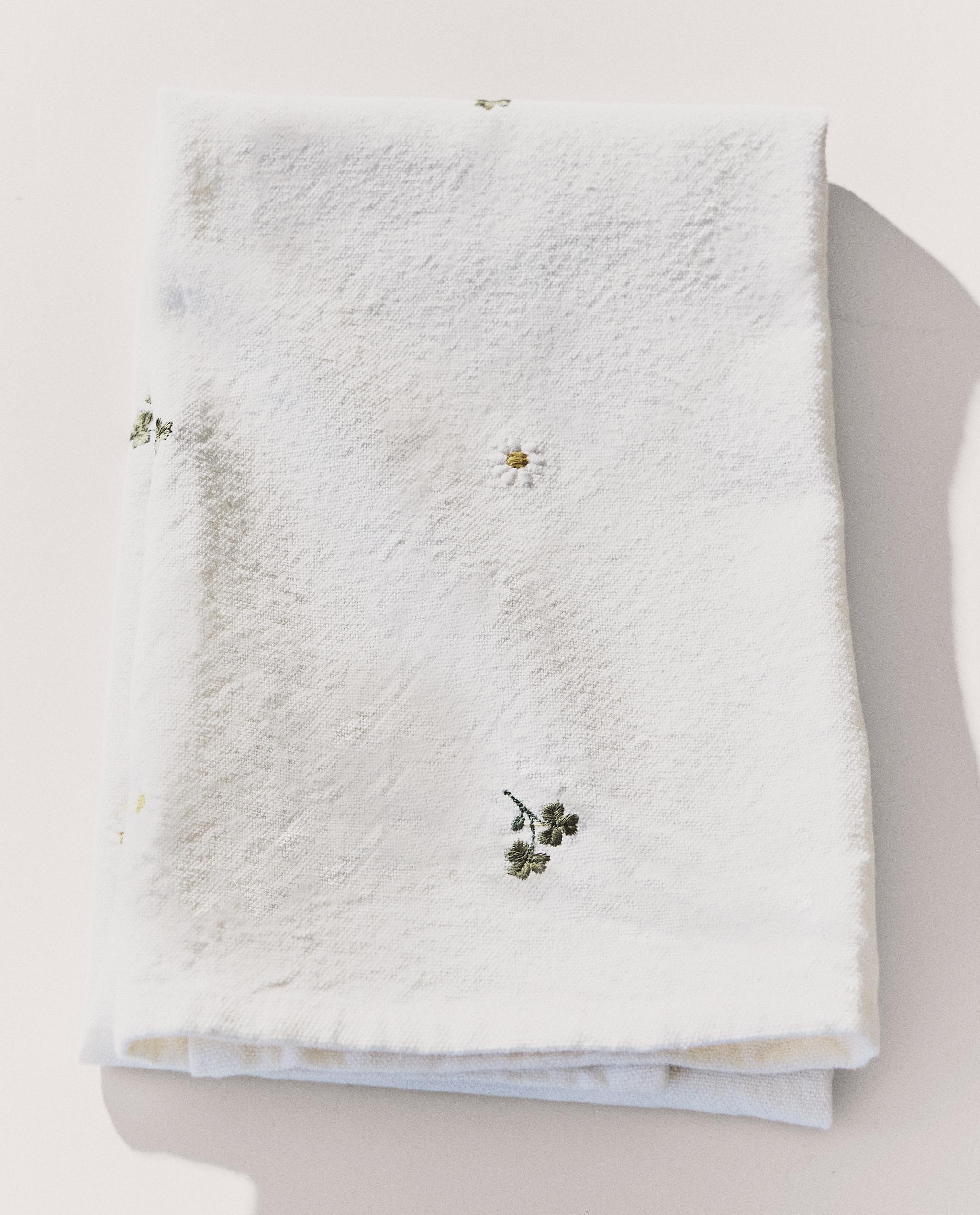 EMBROIDERED CLOVER TEA TOWEL product thumbnail 8
